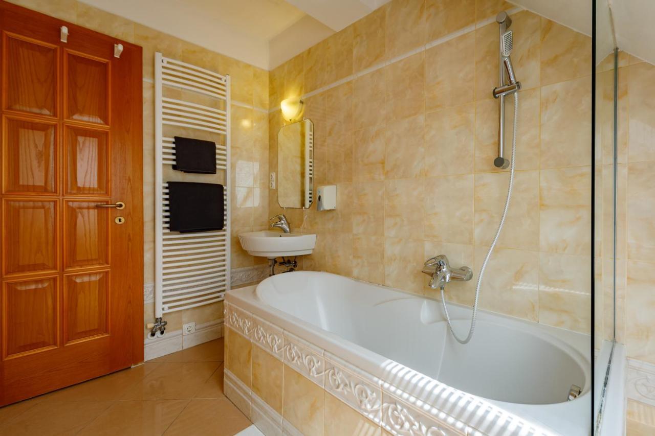 Villa Muzsa Deluxe Balatonfüred Exteriör bild